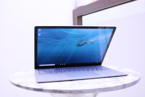 Surface Laptop 2 ( i5/8GB/256GB ) 1
